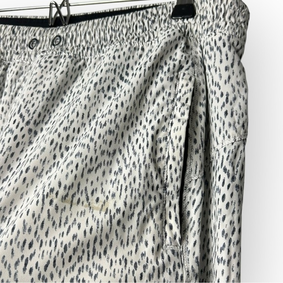 Lululemon Trainer Track Pant Dottie Dash White Black 8 - Picture 7 of 11